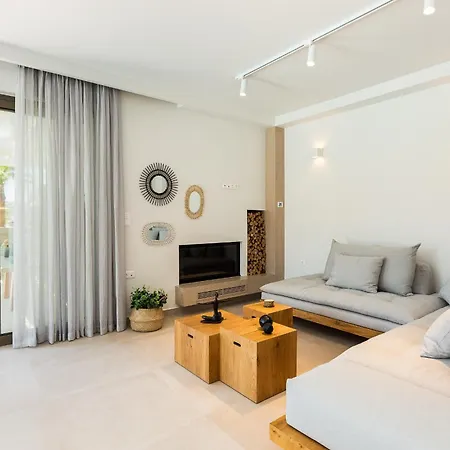 Vasilios Villa, With Pool, Gym & Close To Beach, By Thinkvilla Villa Loutra (Crete)