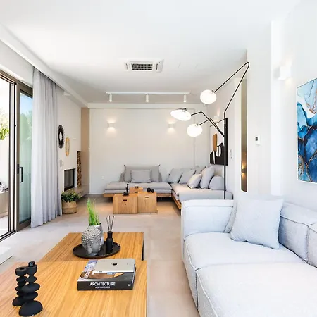 Villa Vasilios Villa, With Pool, Gym & Close To Beach, By Thinkvilla Loutra (Crete)