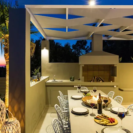 Vasilios Villa, With Pool, Gym & Close To Beach, By Thinkvilla Villa *
